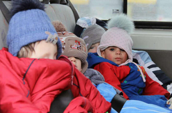 Россияне могут незаконно усыновить похищенных украинских детей – МИД