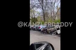 У соцмережах стверджують, що ці  спалені машини раніше брали участь у проросійській акції в Берліні  