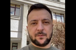 «Всіх переможемо». Зеленський у Києві записав оптимістичне звернення (відео)