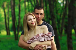 Російський військовий-окупант Роман Биковський разом із дружиною Ольгою, яка заохочувала його знущатися з українок