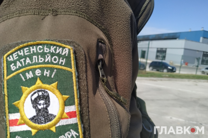 Джипи і ручна зброя: як воюють в Україні чеченські добровольці