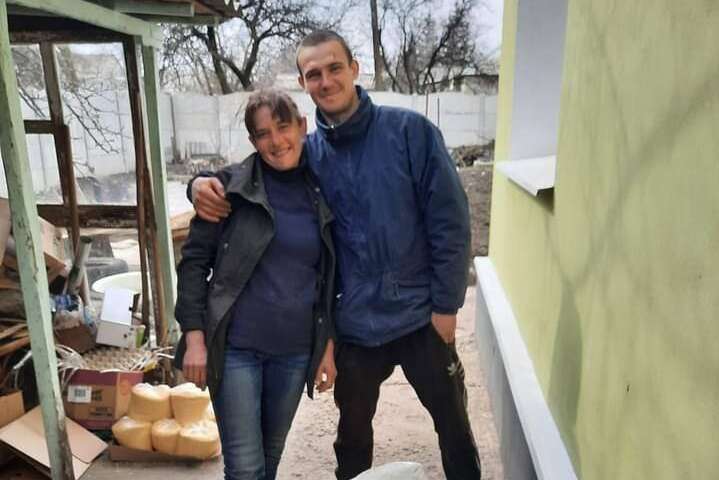 Лисичанськ: через ворожий обстріл загинув волонтер, дружина – в лікарні 