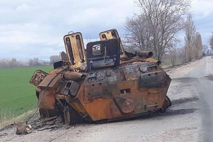 ВСУ показали остатки уничтоженной на Черниговщине танковой колонны оккупантов (фото)