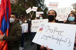 Заворушення в Єревані. Опозиція протестує проти здачі Карабаху