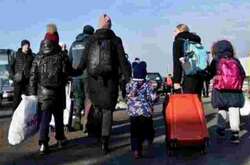 Зеленський каже, їхати назад в Україну ще рано