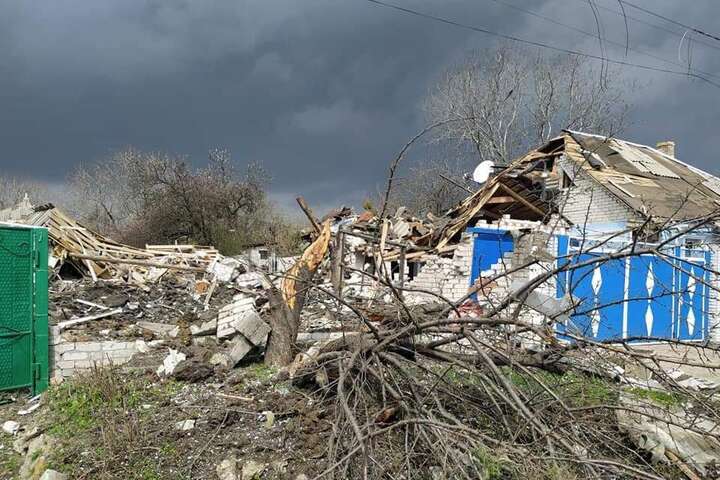 Луганщина: окупанти обстріляли спорткомплекс і житлові будинки, є загиблі
