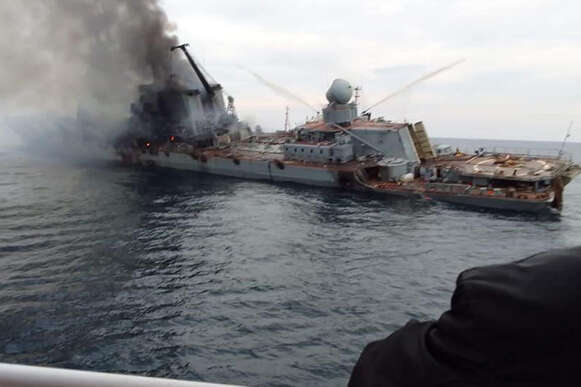 Російське телебачення: втрат серед членів екіпажу крейсера «Москва» немає (відео)