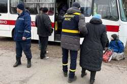 За різними даними, у блокадному Маріуполі перебувають близько 100 тис. людей