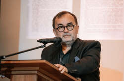 Отець Патрік Дебуа є президентом та засновником організації «Яхад-Ін Унум»