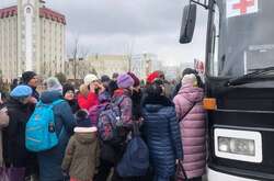 Евакуація триває: вчора з Маріуполя вдалося виїхати чотирьом автобусам 