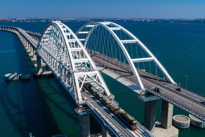 Чи може Україна вдарити по Кримському мосту: відповідь Данілова