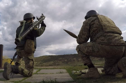 «Азовцы» в Мариуполе героически уничтожили вражескую технику