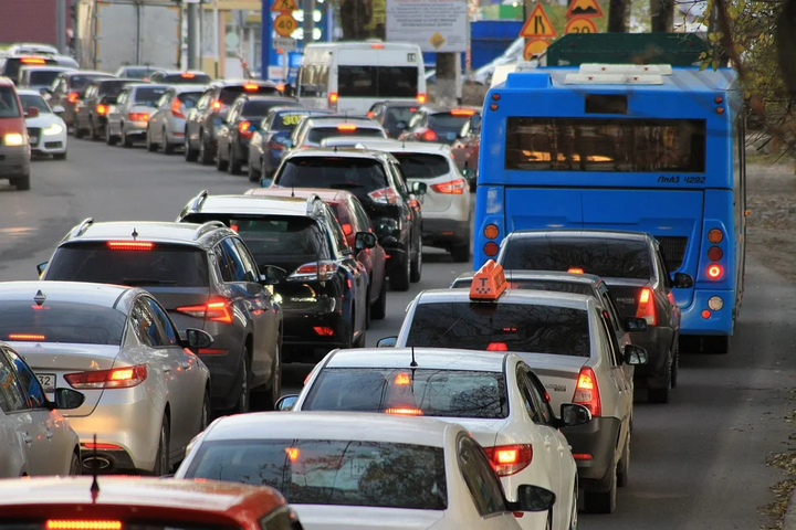 Росія через санкції не зможе випускати автівки з автоматичною коробкою передач