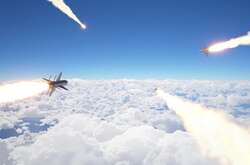 Мешканці Миколаєва знову чують вибухи, які могли спричинити російські ракетні атаки 