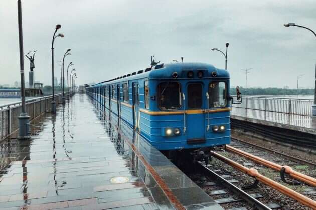 Як працюватиме наземна ділянка київського метро під час повітряної тривоги?