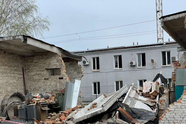 Оккупанты накрыли «Ураганами» завод в Харькове (фото)