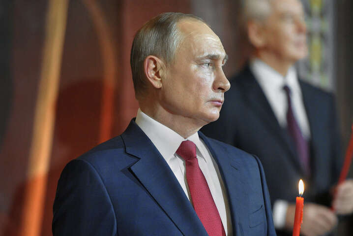Путин, свеча и установка. Соцсети заметили удивительную деталь (фотофакт)