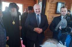 На руках Лукашенка також є кров українців