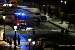 Поліція Парижа відкрила вогонь по авто: водій і пасажир вбиті