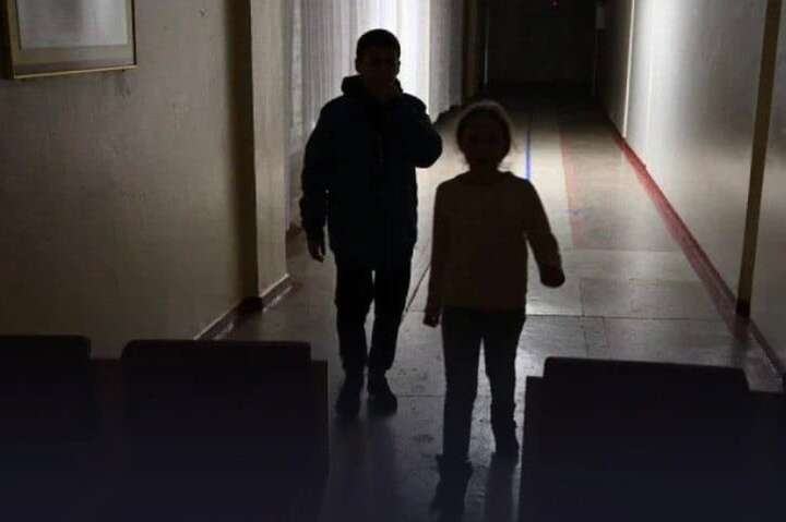 У Херсоні майже 60 дітей ховаються у підвалі церкви – омбудсменка