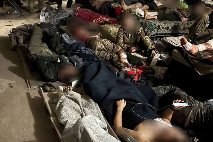 Військові показали операційні в «Азовсталі», де рятують поранених маріупольців (фото)