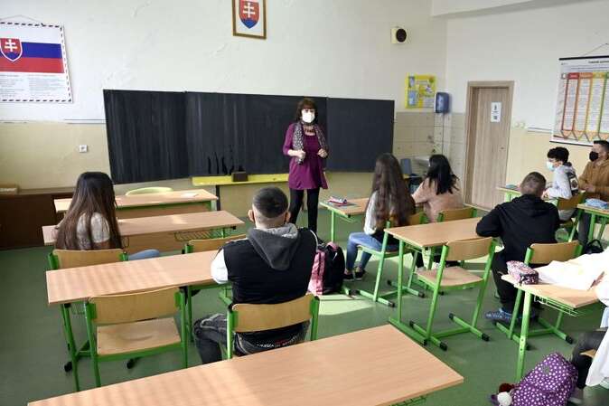 У Словаччині скандал: новий закон дискримінує українських вчителів