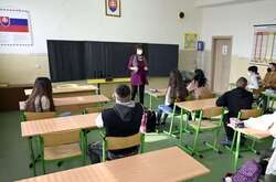 Іерез непрацюючий закон зараз у Словаччині працевлаштовано мінімум українських працівників