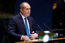 Президент Болгарії проти поставок зброї Україні