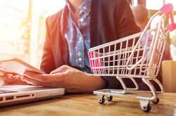 Павербанки, генератори й танки: що шукають та купують українці під час війни