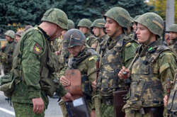 Попри формальну добровільність участі, є інформація, що збори матимуть примусовий характер