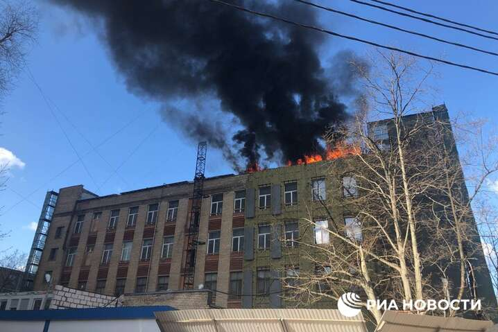 Москва снова мощно горит (фото, видео)