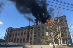  Столица страны-агрессора снова в огне. В разных концах Москвы горели здание медцентра и куча автомобилей 