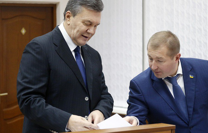 Адвокаты, которые обслуживали Януковича восемь лет, попрощались с ним
