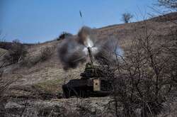 Українські захисники ведуть активну маневрену оборону, в окремих місцях завдають контрударів