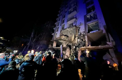  В результате вражеских обстрелов произошло возгорание в 25-этажном жилом доме с частичным разрушением первого и второго этажей 