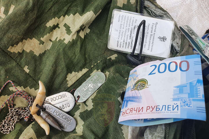 Українські піхотинці показали, що залишилося від знищених ними десантників (фото)