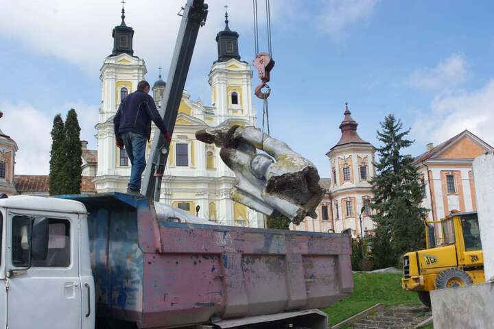 Україна хоче вийти з міждержавної угоди, яка виступає за збереження пам’ятників радянських солдатів