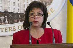 Яресько подчеркнула, что средства на восстановление должны тратиться по прозрачной процедуре