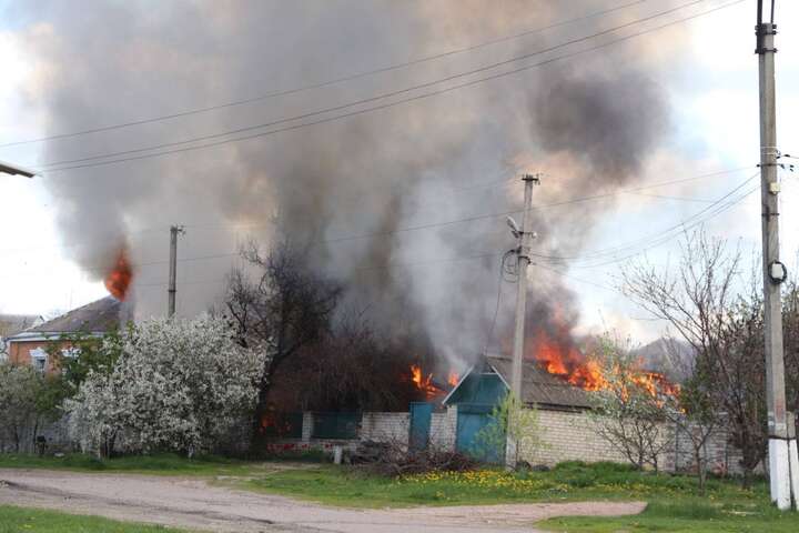 Окупанти прасували Харківщину з артилерії: виникли 15 пожеж, є постраждалі
