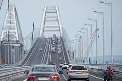 Россияне собираются бежать, пока Керченский мост еще цел