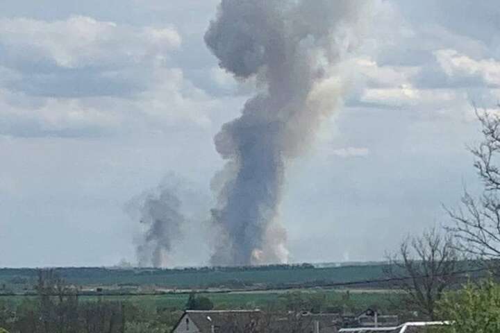 У Бєлгороді повідомляють про вибухи: повалив густий дим (відео)