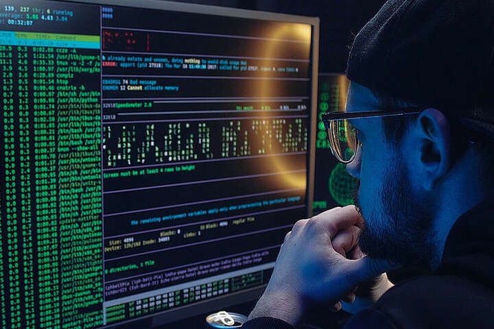 «Укрзалізниця» зазнає кібератак, можливі проблеми в роботі сервісів