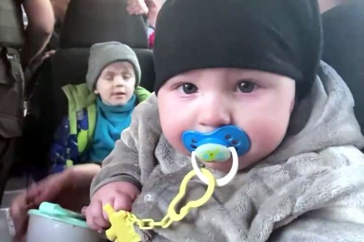 Полк «Азов» оприлюднив унікальні кадри евакуації маріупольців (відео)