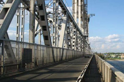 Рашисты снова обстреляли мост через Днестровский лиман