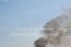 Над Миколаєвом видніється стовп диму