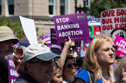Верховний суд США проголосував за скасування рішення, яке гарантує право на аборт
