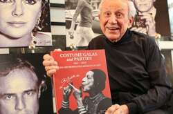 Умер самый богатый и скандально известный папарацци США