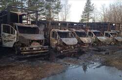 На парковці у Тверській області (Росія) згоріло 38 вантажних автомобілів