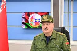 Напередодні 9 травня Лукашенко почав перевіряти «бойову» готовність свого війська 