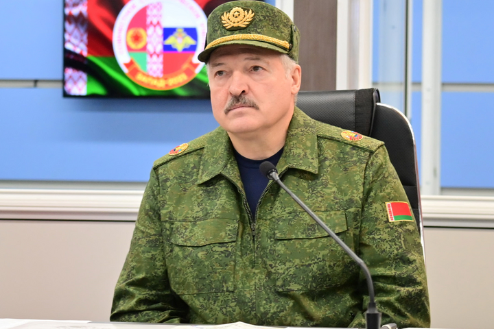 Накануне 9 мая Лукашенко начал проверять «боевую» готовность своего войска